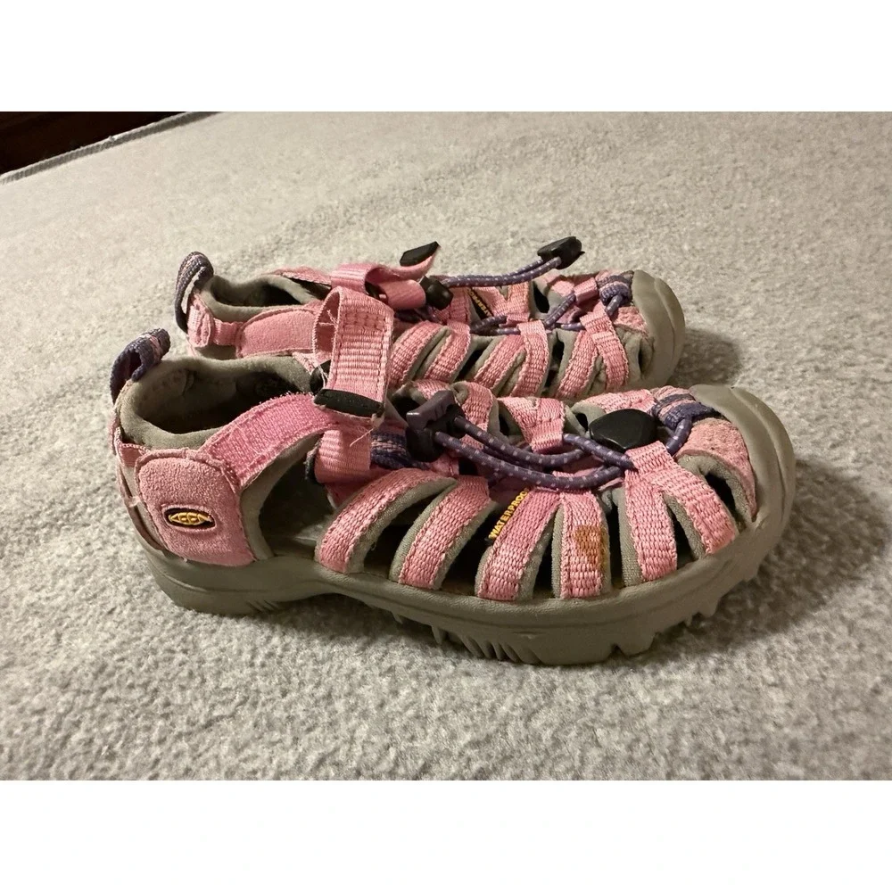 Keen whisper girls
